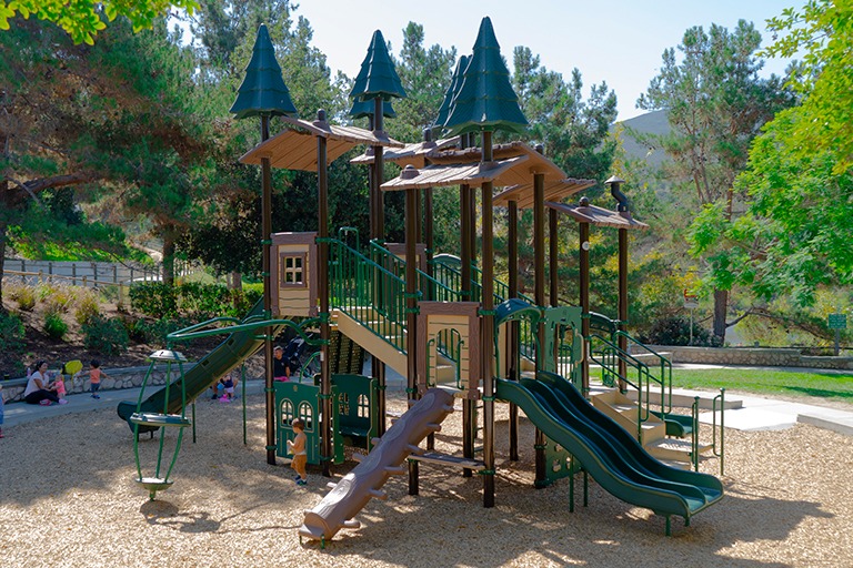 Lakeview Commercial Play Equipment